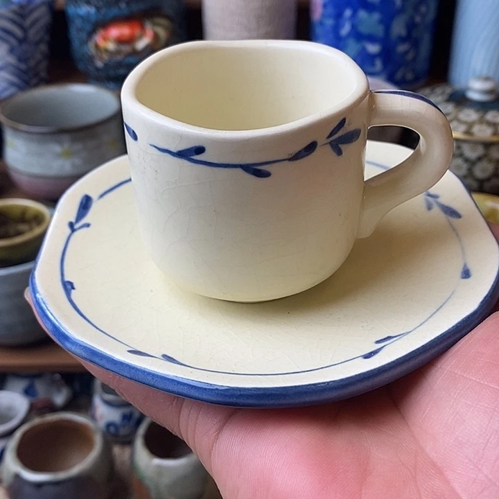 047 中古品默认微瑕满18包邮