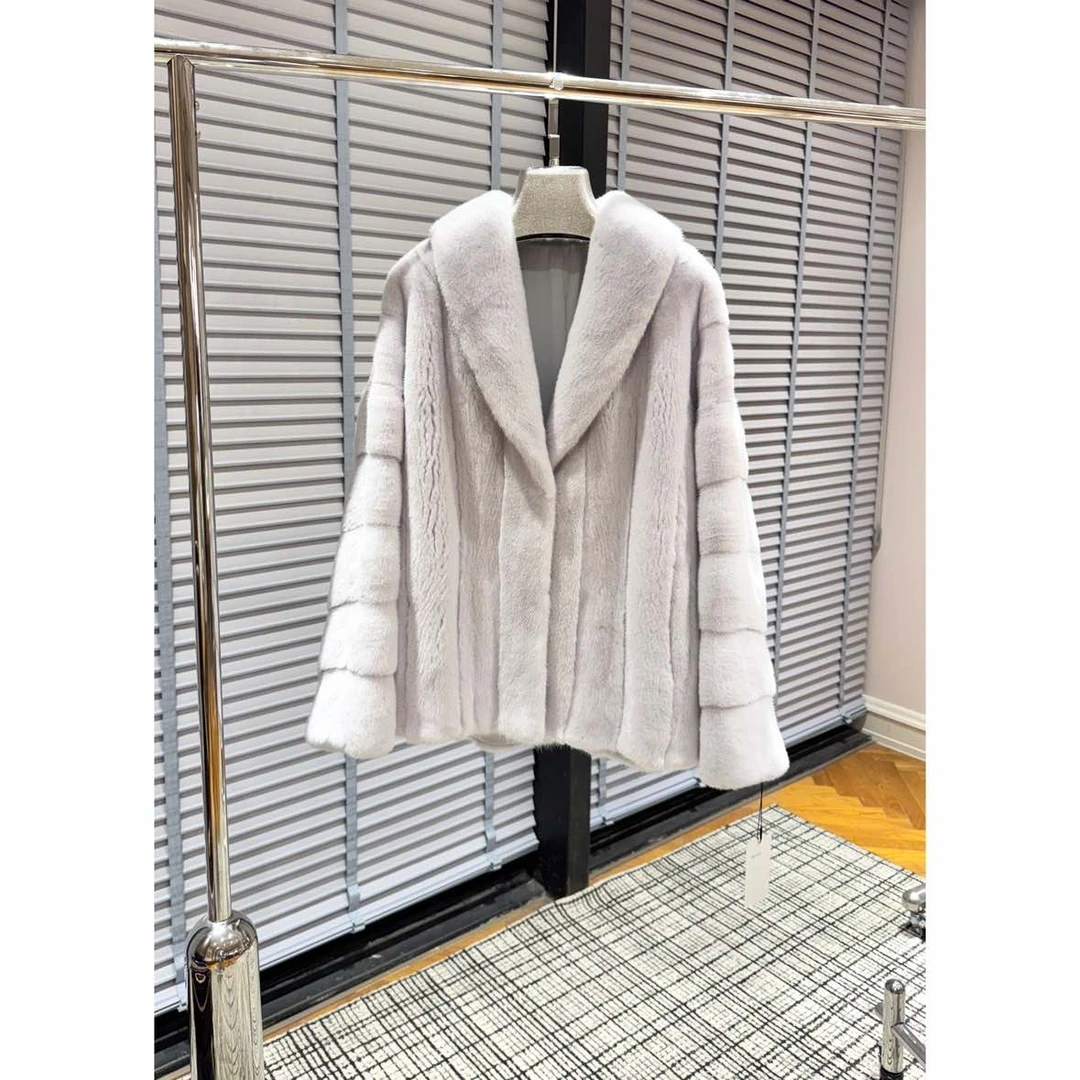 讴咪 2025新款“冰岛蓝”系列 进口短款水貂皮草时尚外套 OM424