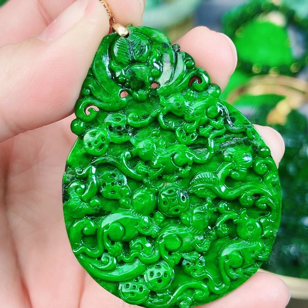 翡翠颈饰18K金镶嵌吊坠