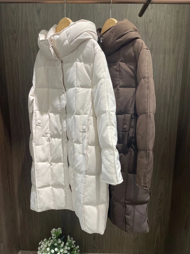 芭家2024冬款时尚连帽保暖设计师中长款羽绒服92Y6027-2299B