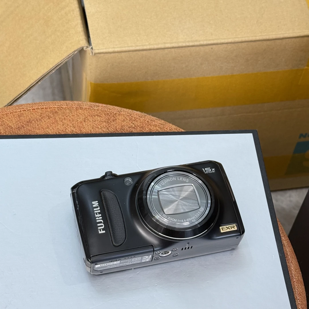 9新 Fujifilm/富士 富士f300小长焦色彩感好滤镜多适合新手带配件