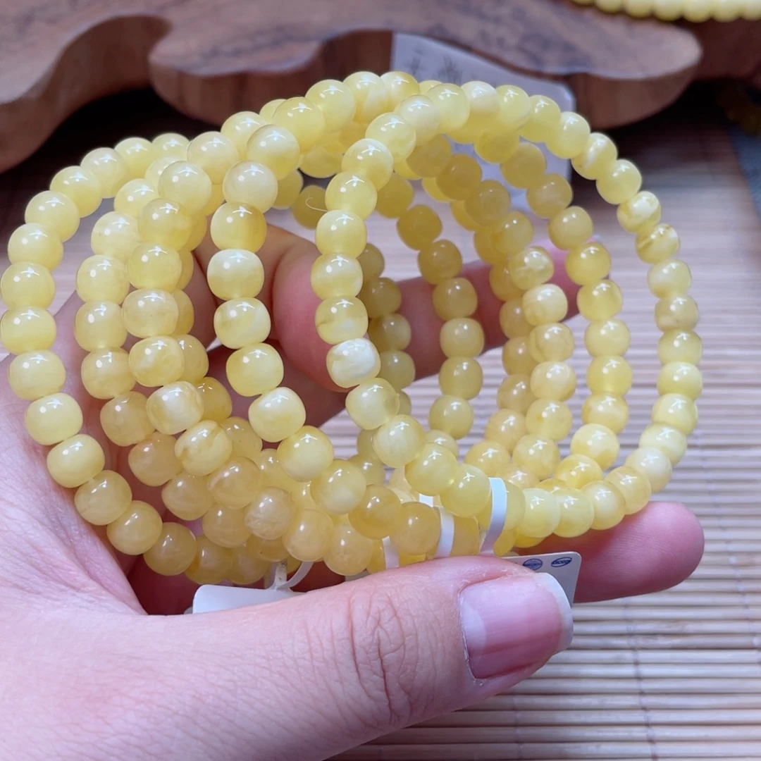 蜜蜡未镶嵌手串多样性发其中一个