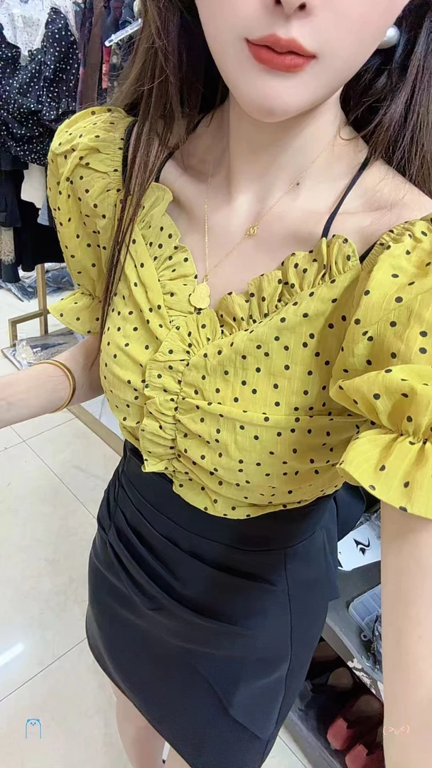 【k】波点泡泡袖花边短款上衣