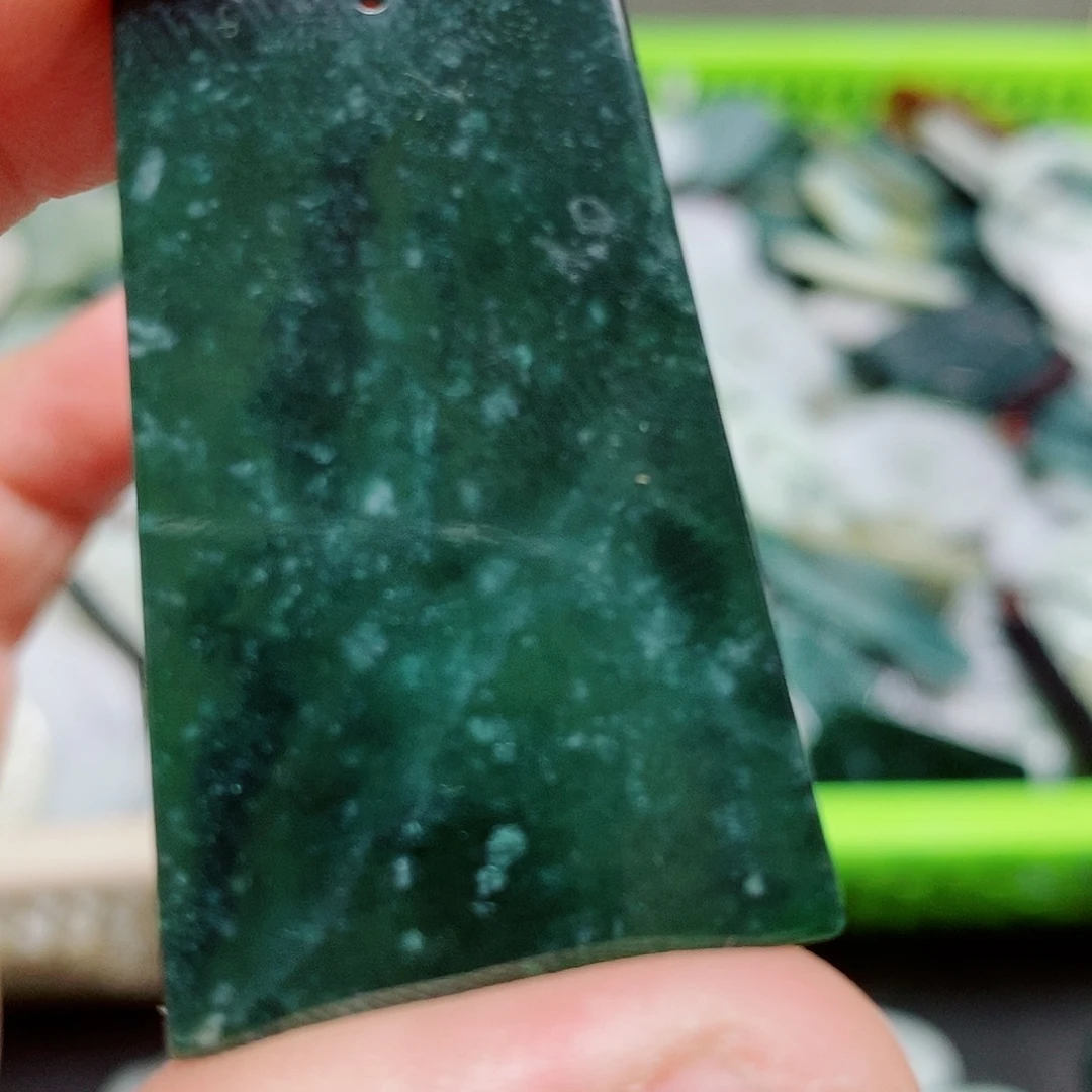 翡翠未镶嵌颈饰纯天然