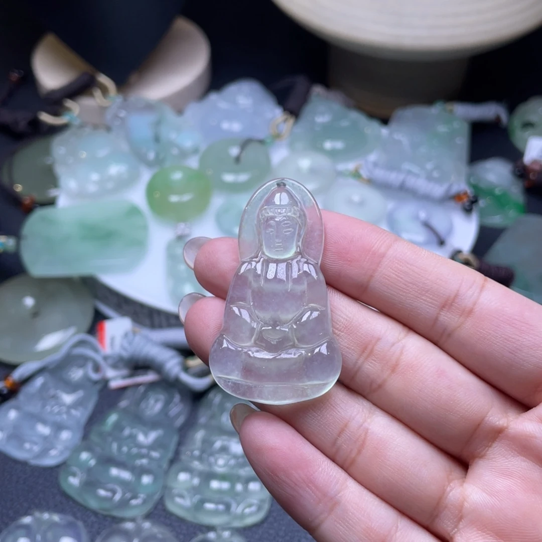颈饰未镶嵌翡翠