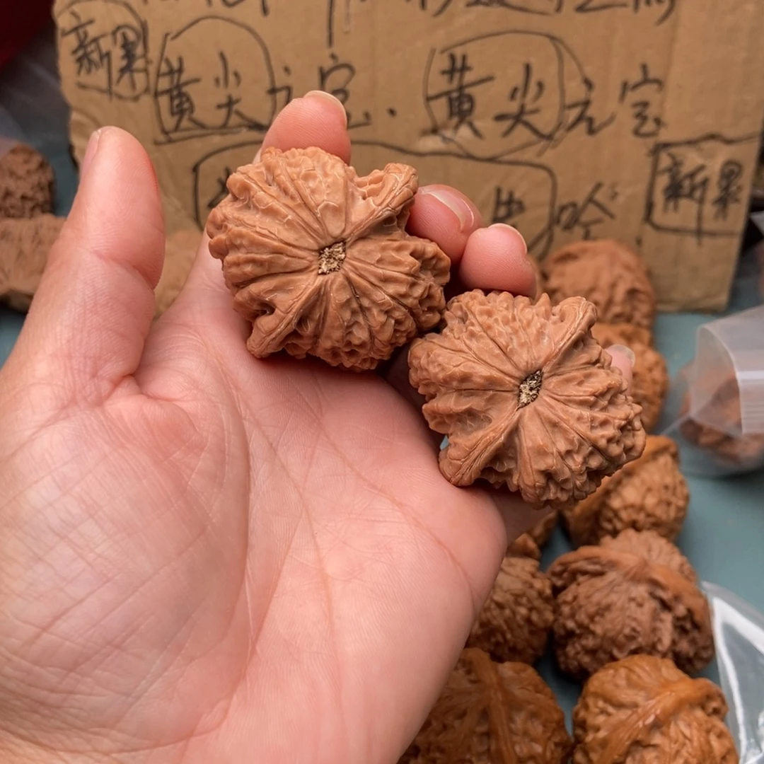 涛***旧文玩核桃吊坠血麒麟30