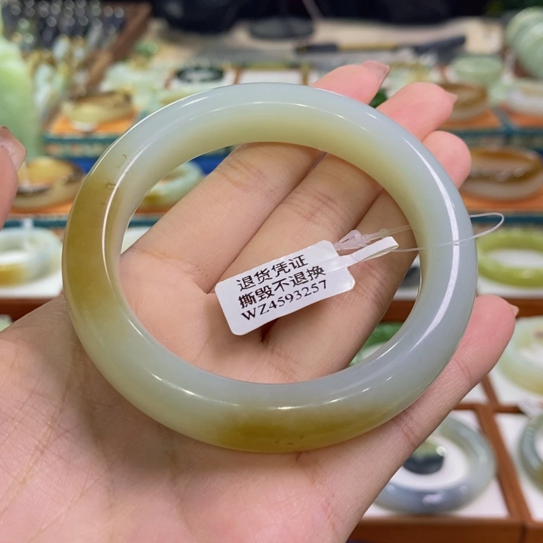 和田玉未镶嵌手镯且末高青白带糖58/59