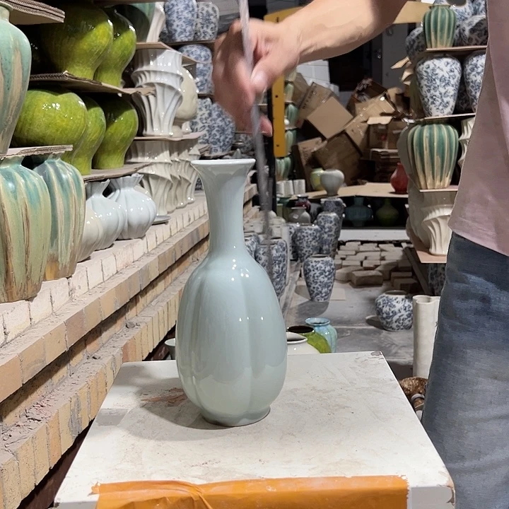 景德镇陶瓷花瓶微瑕品介意勿拍