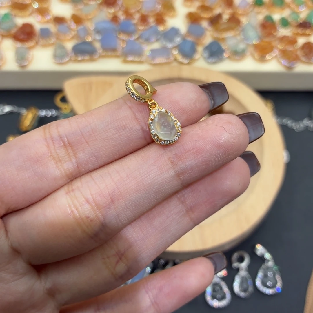 *****翡翠银S925镶嵌颈饰滴流