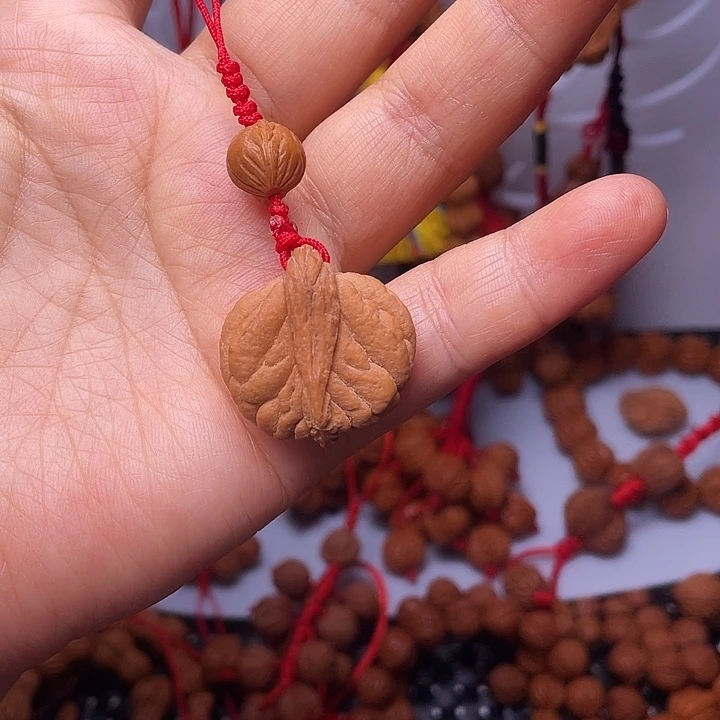 桃核吊坠龙纹桃枭