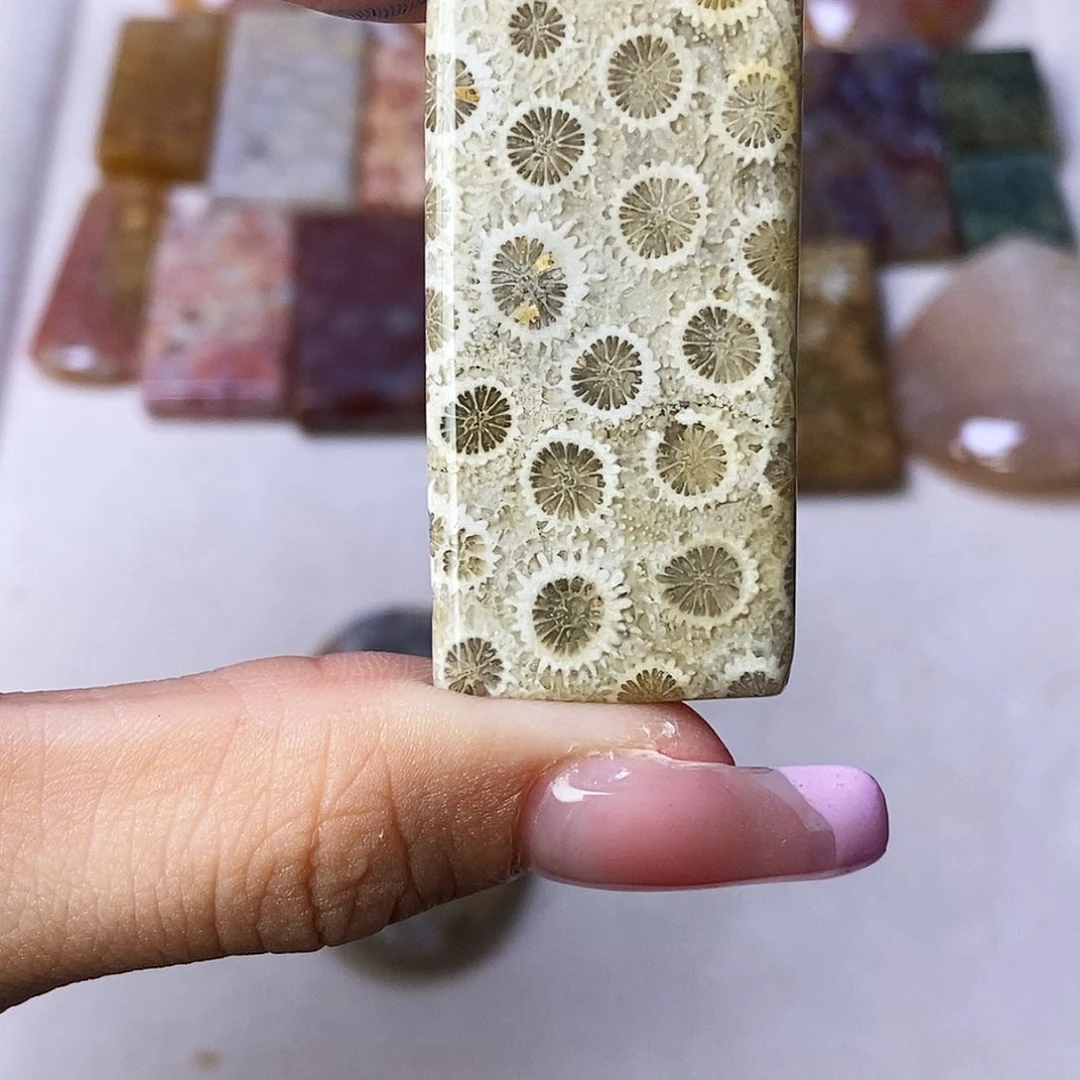 硅化玉颈饰合金k**x吊坠