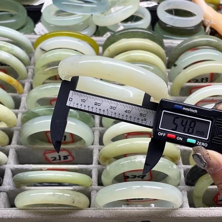 蛇纹石玉未镶嵌手镯218