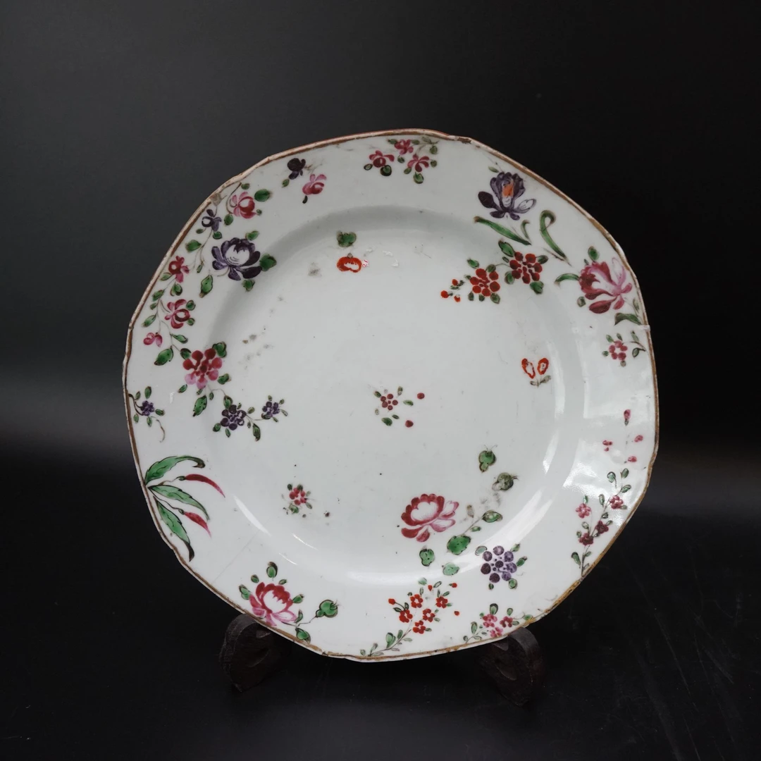 Lot.25080396清乾隆粉彩花卉纹赏盘 直径：约22.8cm