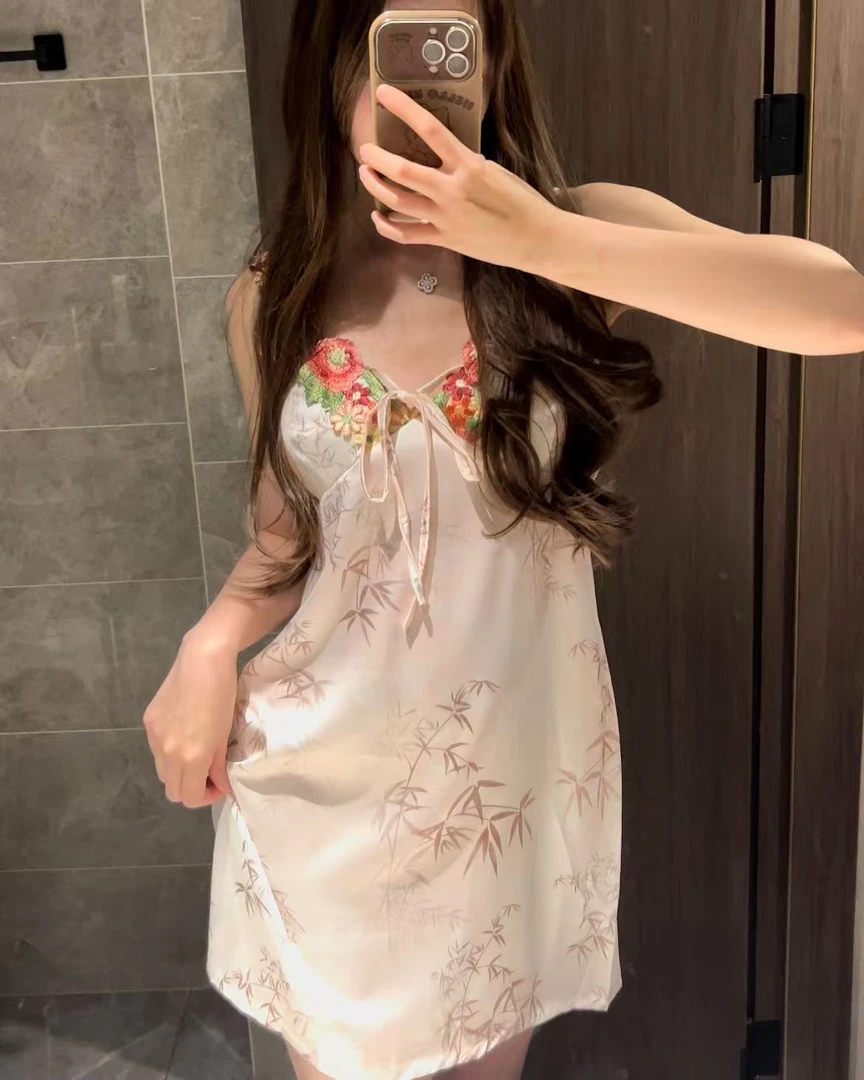 EN19【FUENYOU家居服】美背连衣裙收腰蕾丝纯欲吊带女晨袍睡裙套装