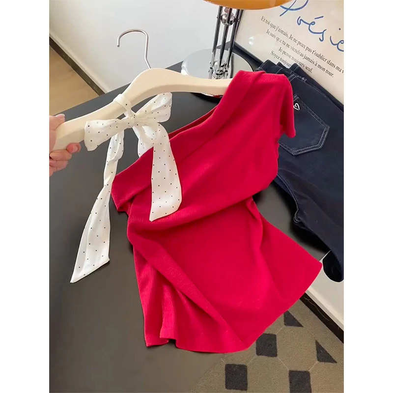 法式斜肩波点蝴蝶结拼接红色上衣女夏季修身显瘦气质独特短袖T恤
