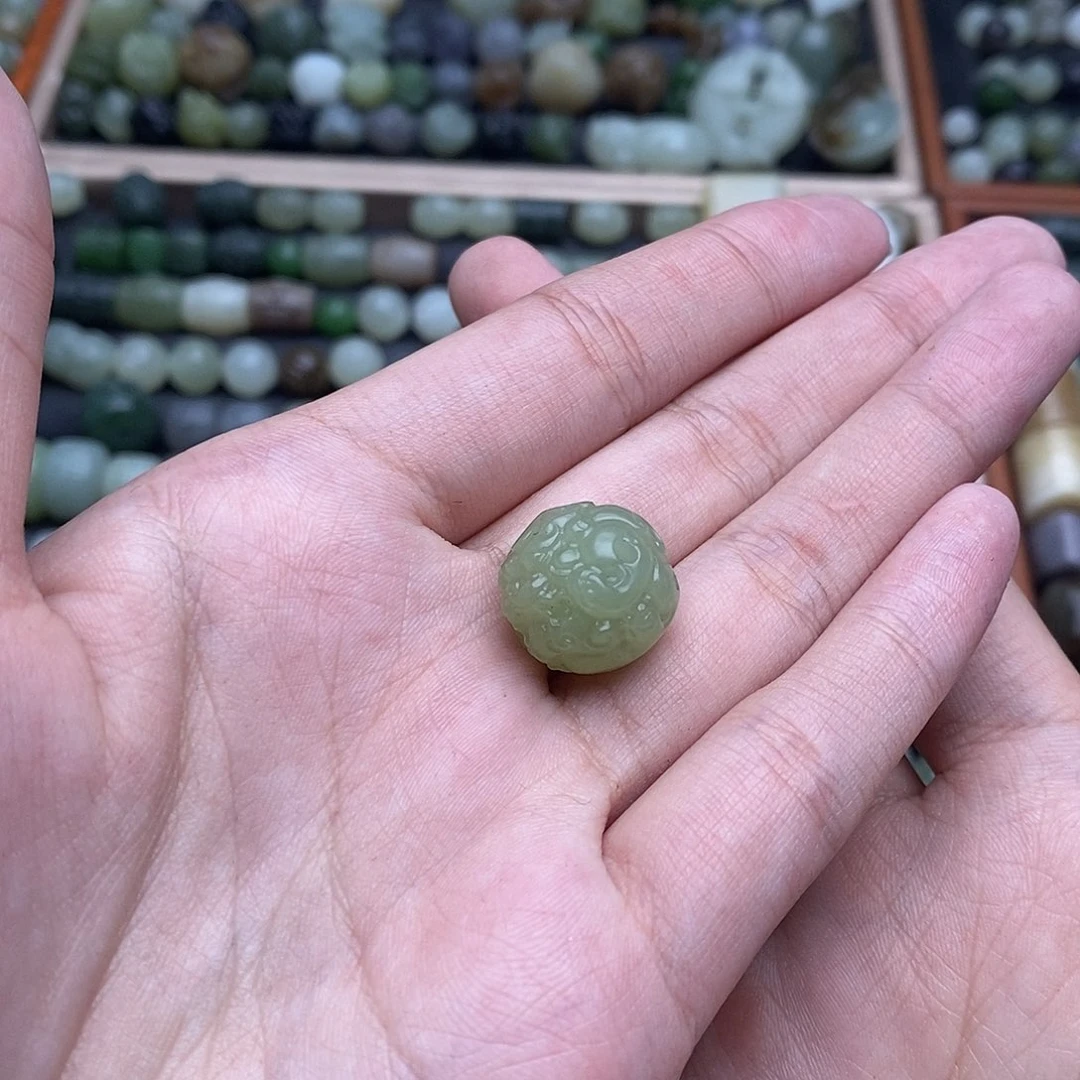 用***2和田玉未镶嵌珠宝半成品