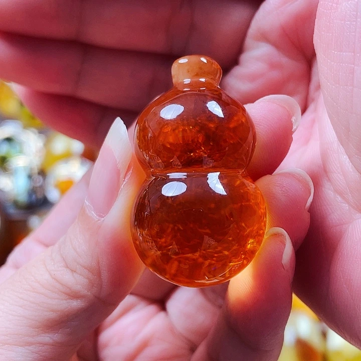 未镶嵌琥珀裸石吊坠