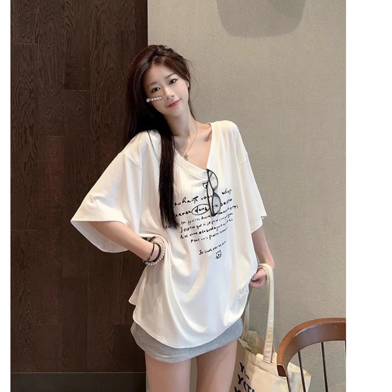 大码微胖V领短袖白色T恤女夏季慵懒风上衣胖MM宽松显瘦印花体恤