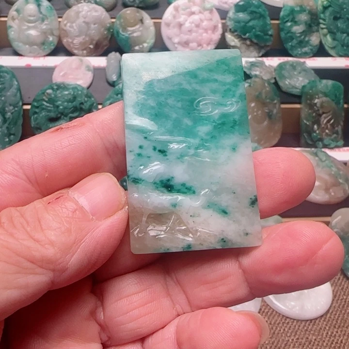 南***桌独山玉未镶嵌颈饰