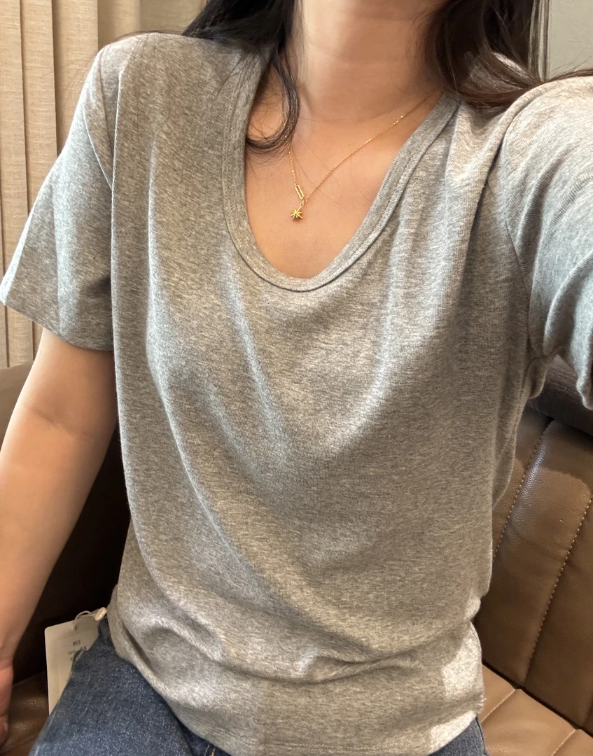 休闲风短袖常规直筒型U字领T恤休闲圆领半袖显瘦百搭薄款修身