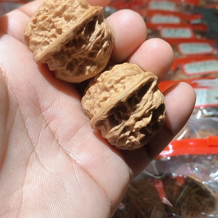 文玩核桃吊坠s***n野狼