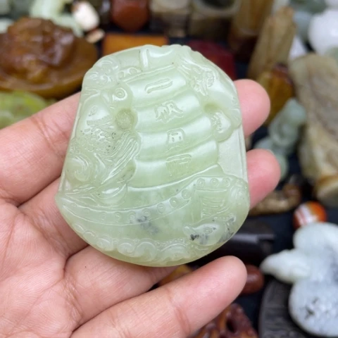 蛇纹石玉未镶嵌颈饰44