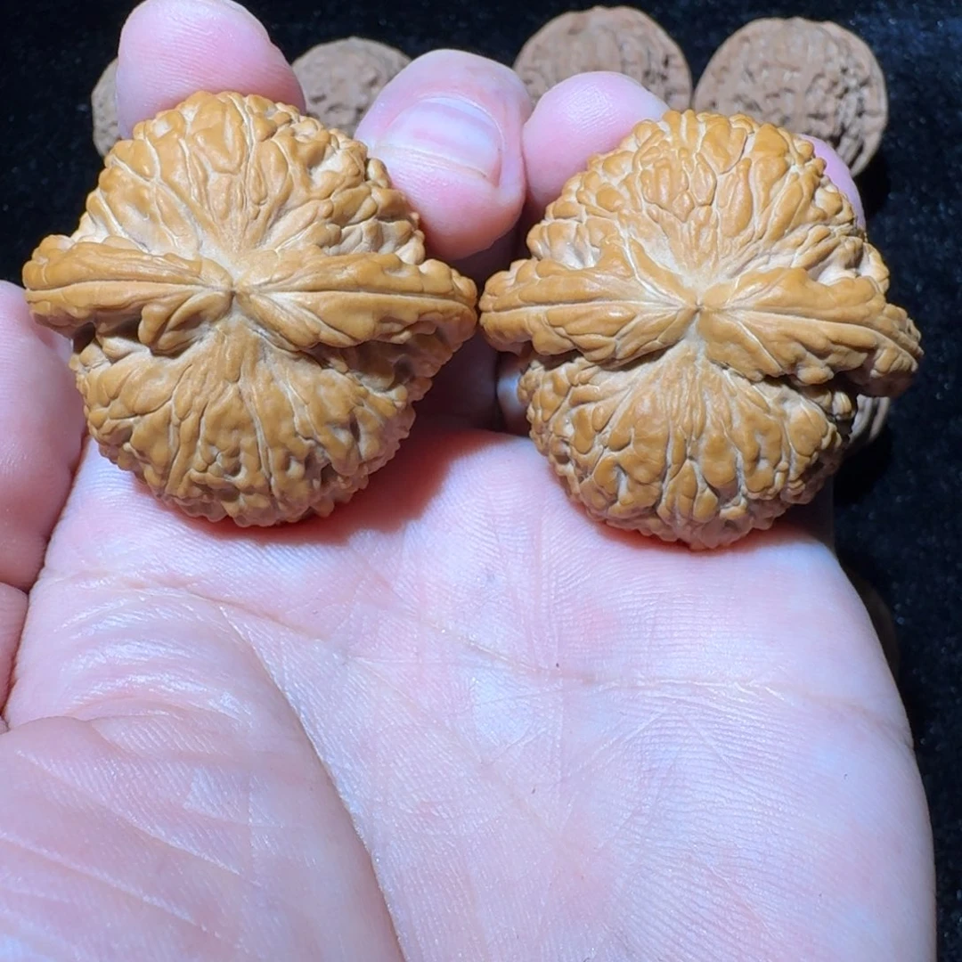 文玩核桃吊坠球白