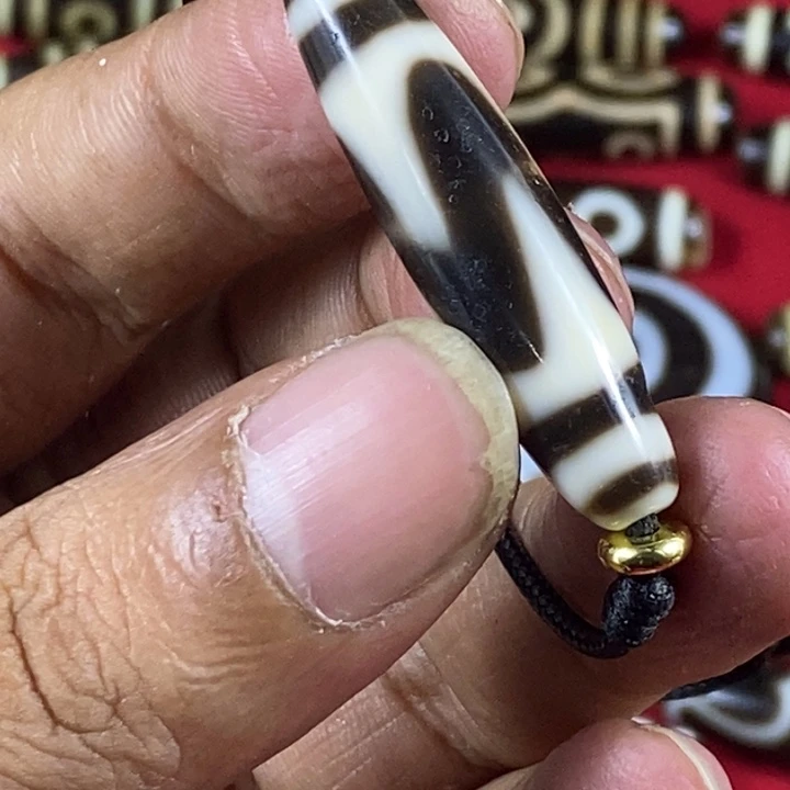 只买单纯的吊坠，没带链子，属的性质。