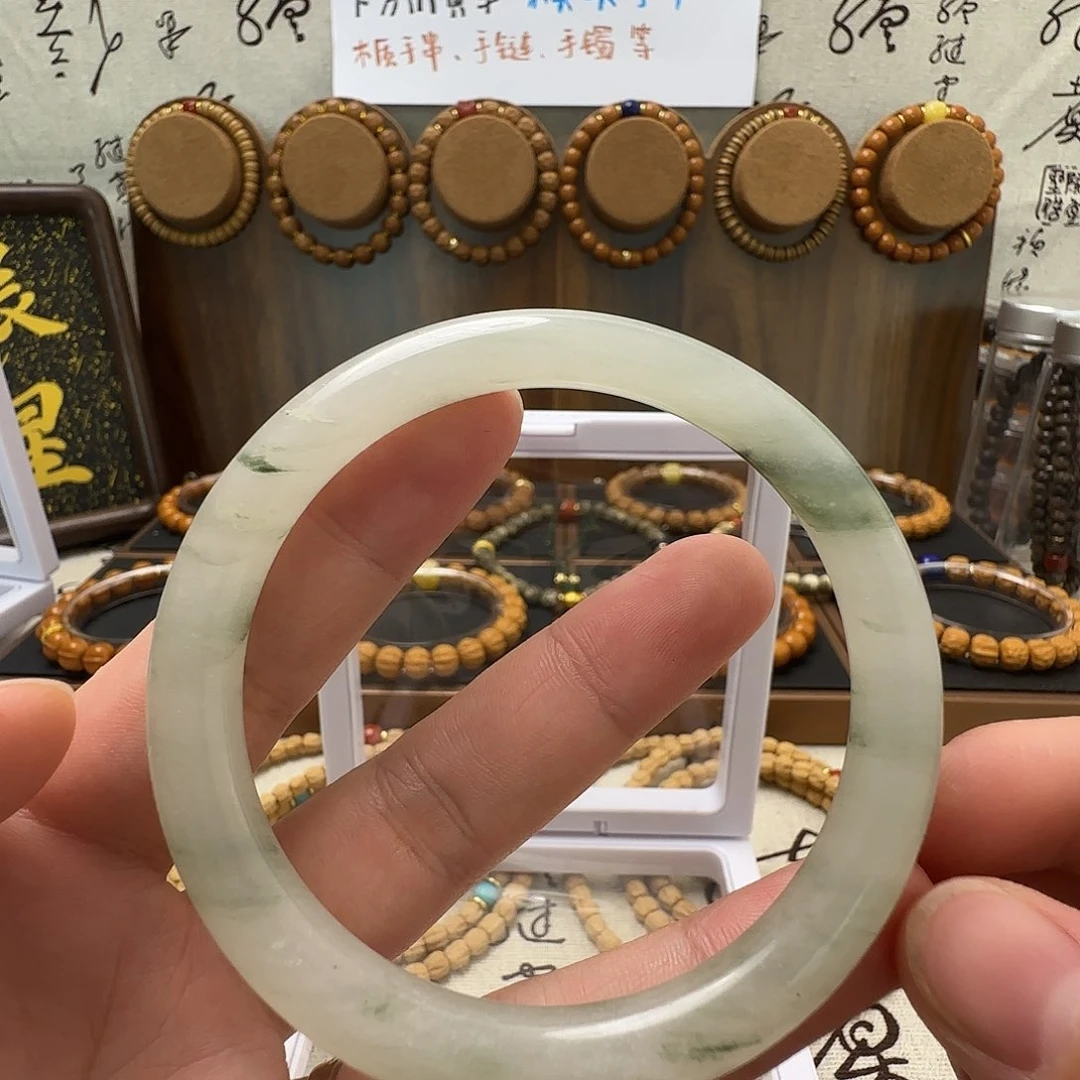 非金属无精品翠手镯