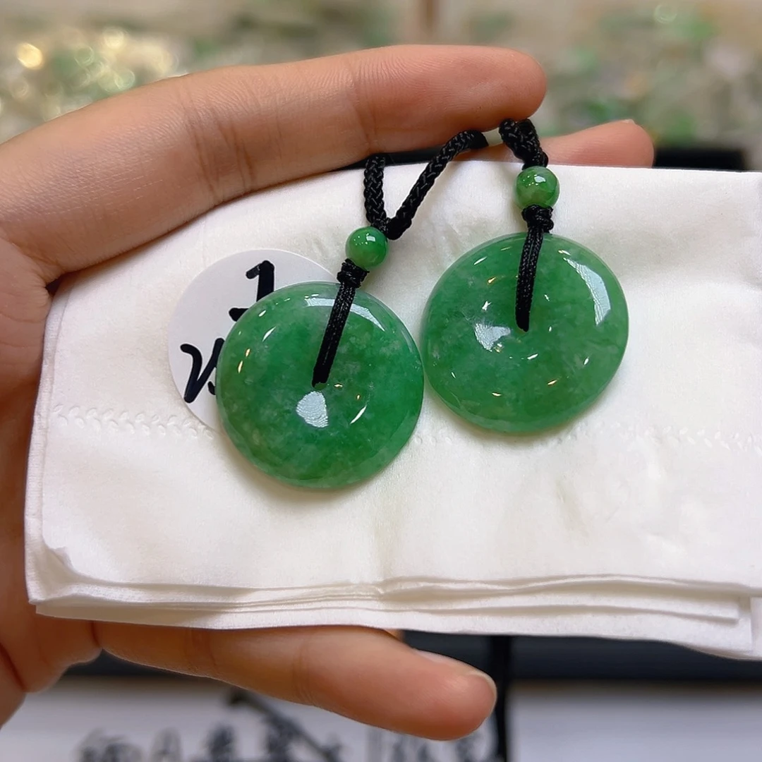 翡翠未镶嵌颈饰多样性发一件