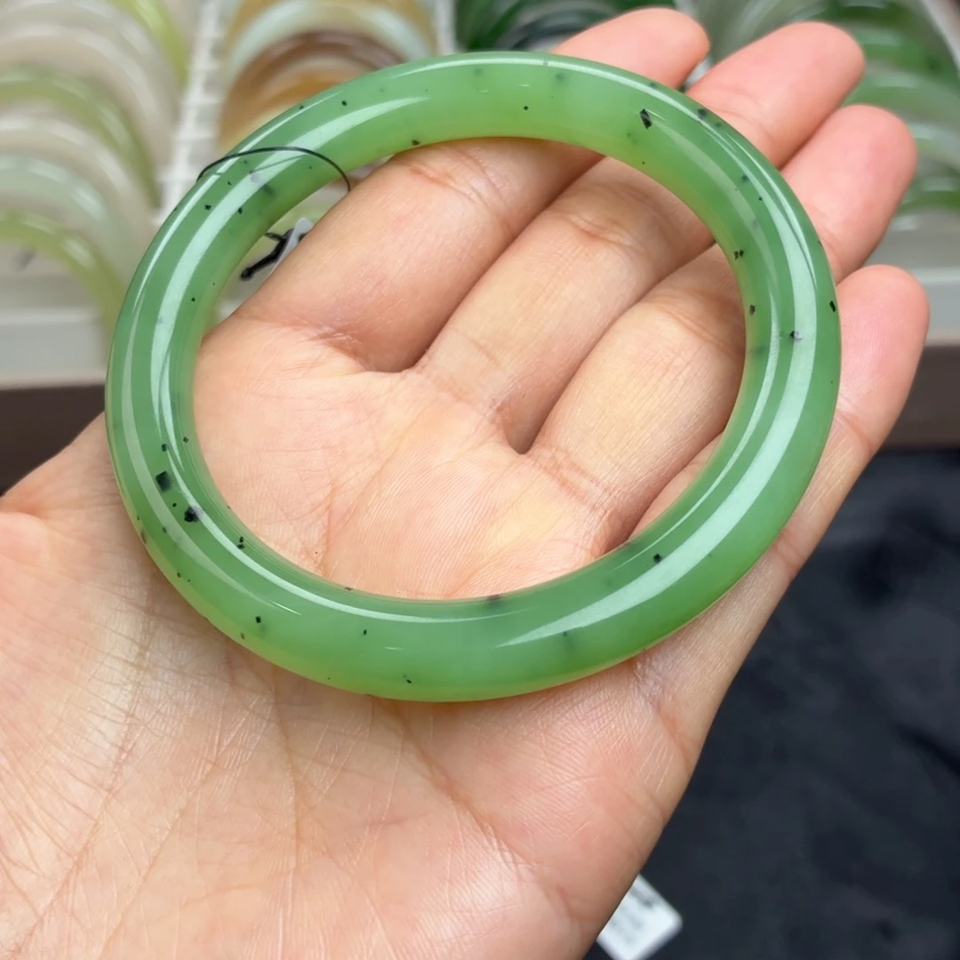 和田玉未镶嵌手镯猕猴桃果绿56圈