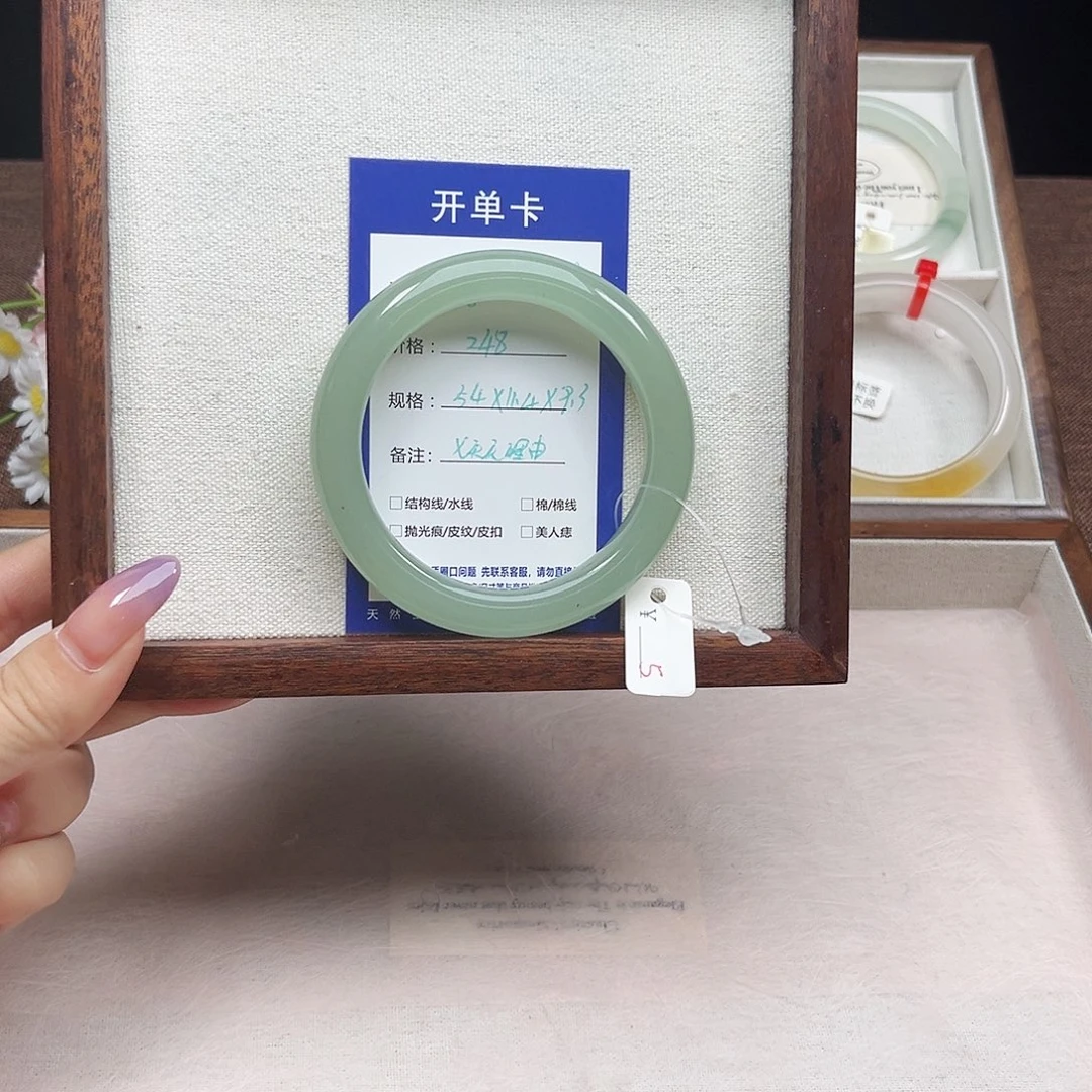 瀞***h未镶嵌手镯石英质玉