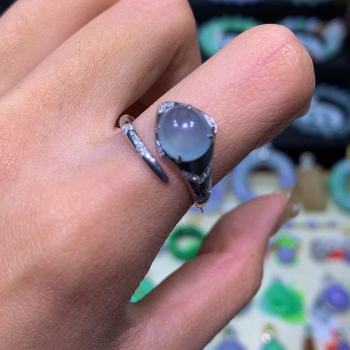 翡翠18K金镶嵌颈饰翡翠