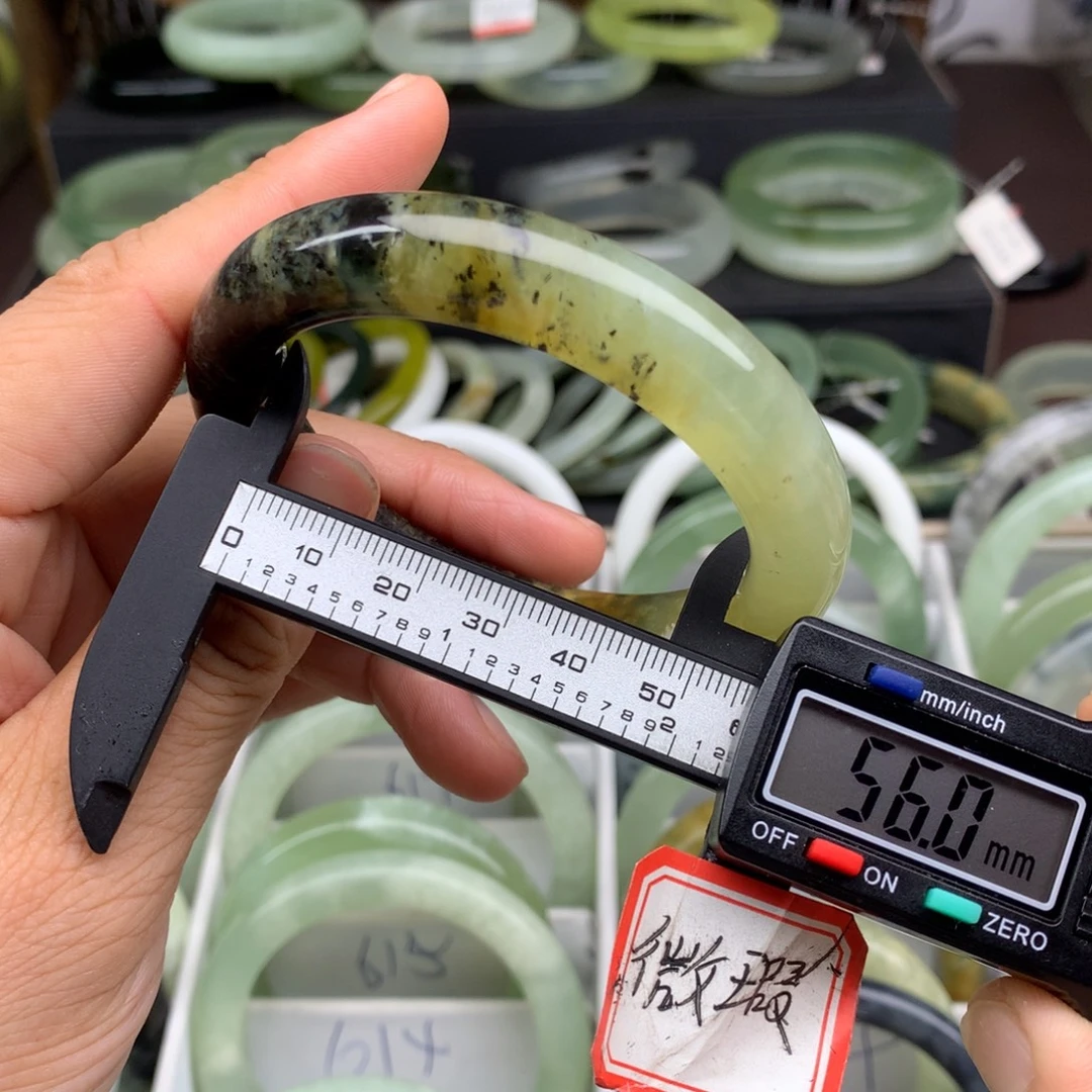 蛇纹石玉未镶嵌手镯607
