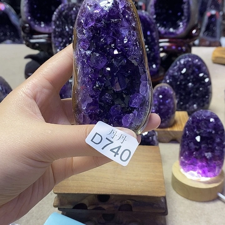 未镶嵌水晶大型摆件（非配饰）