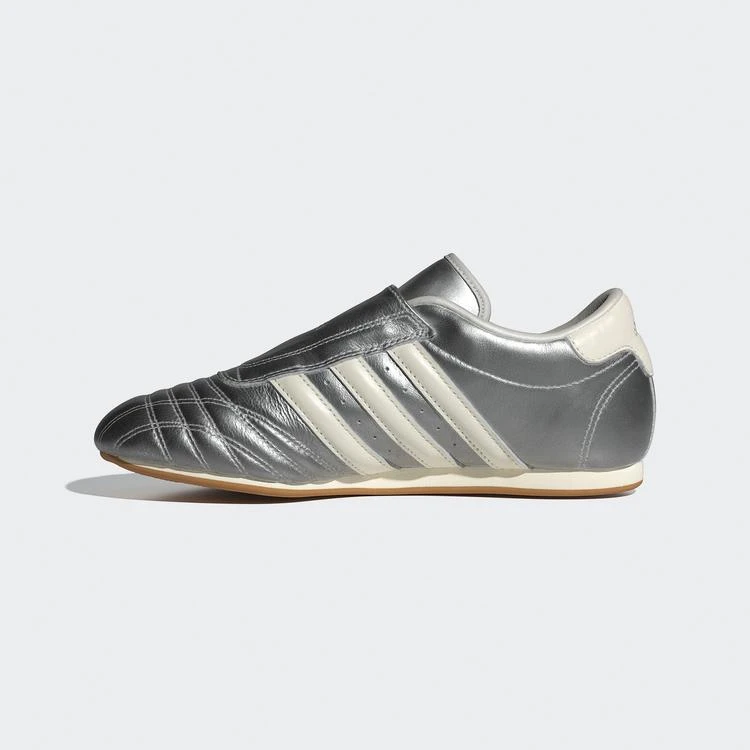 adidas三叶草JENNIE同款休闲薄底跆拳道文化运动鞋JS4023