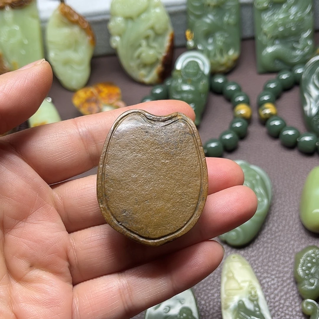 岫岩河磨玉（透闪石质玉）未镶嵌颈饰