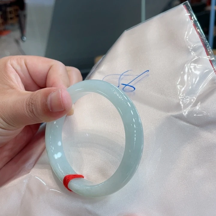 翡翠手镯未镶嵌买断