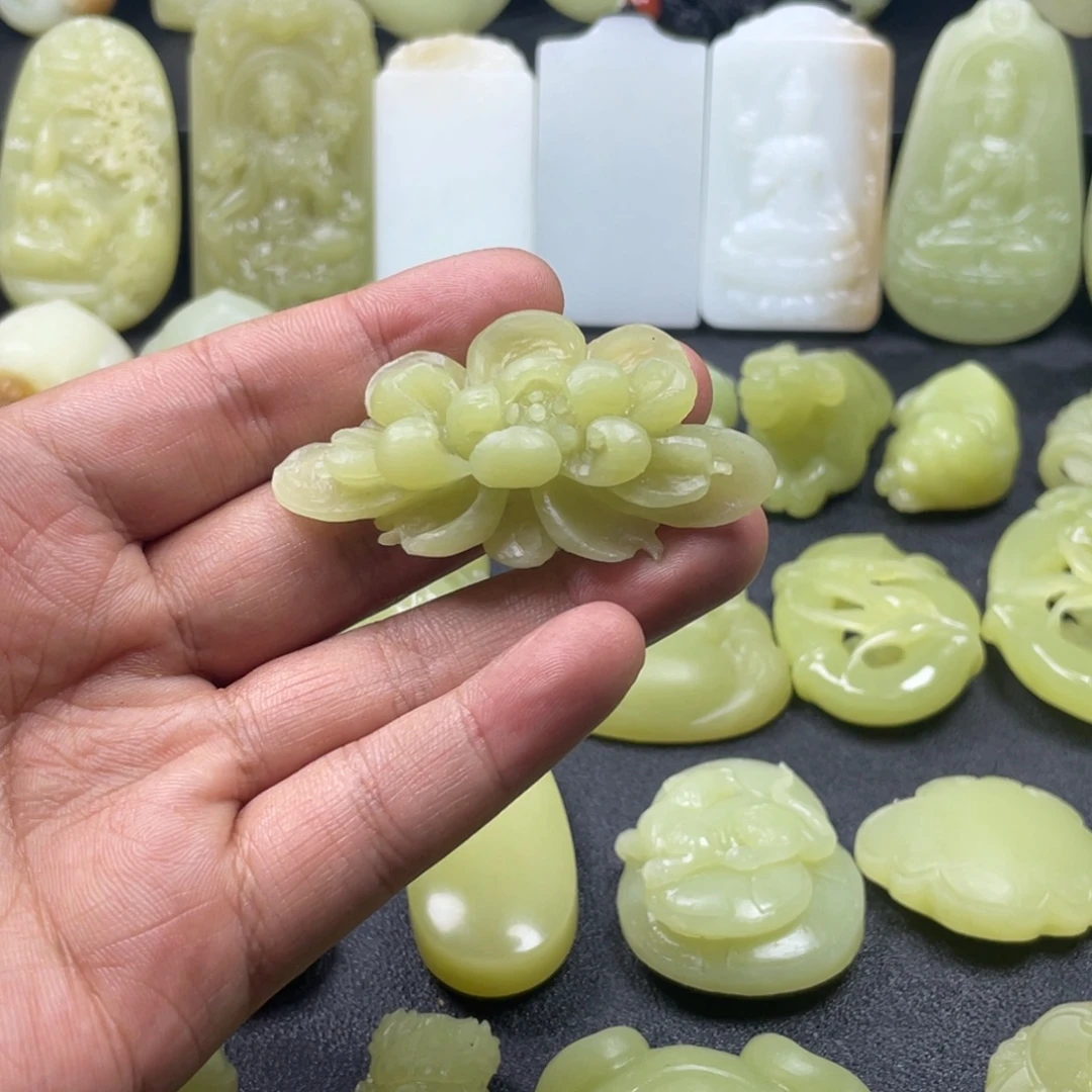 和田玉（黄玉）未镶嵌颈饰