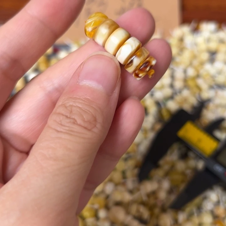 蜜蜡未镶嵌裸石9.5mm一组