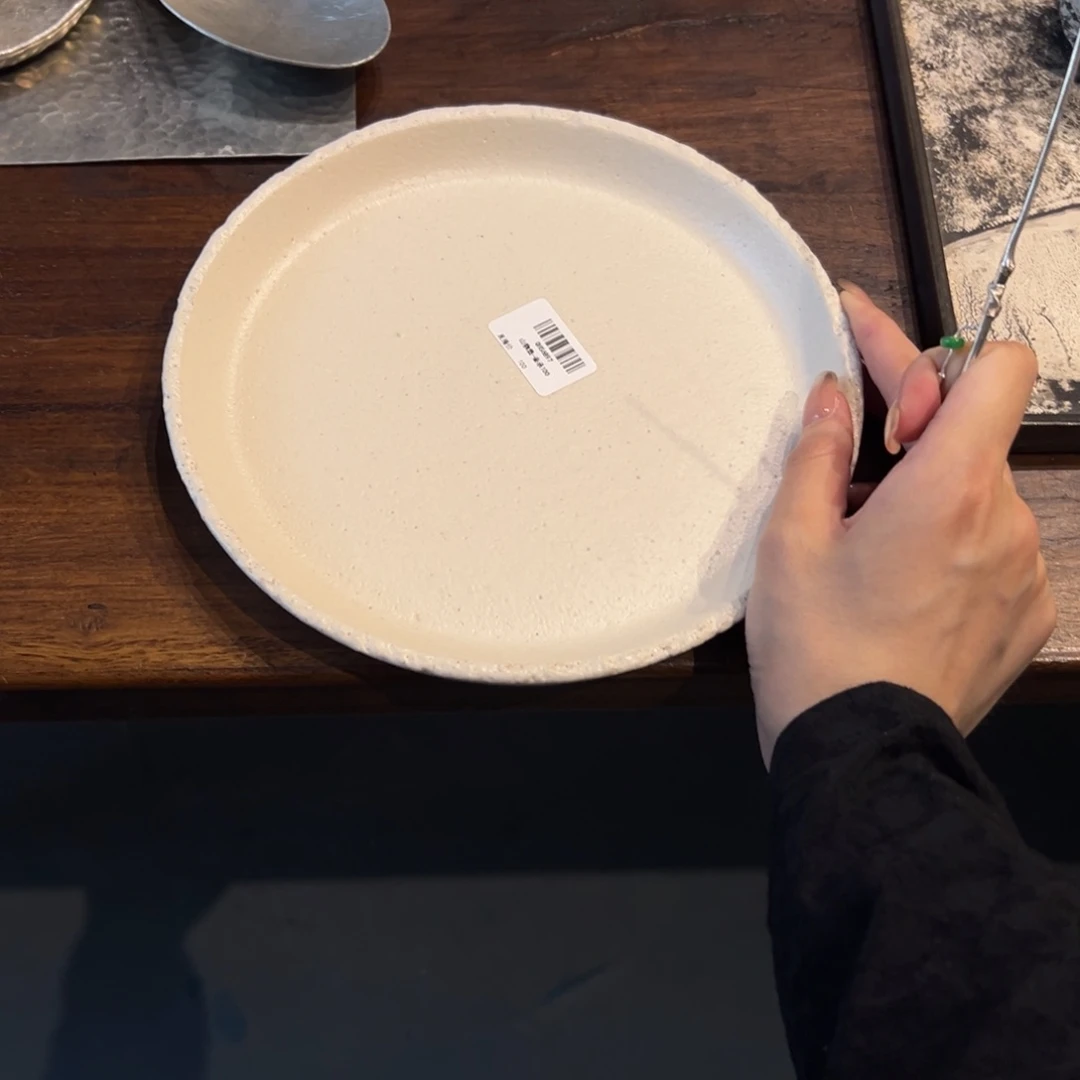 陶瓷。     陶瓷。