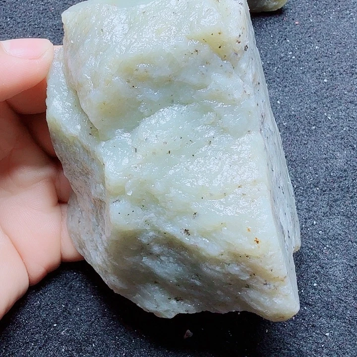 大***爷未镶嵌和田玉（糖玉）珠宝半成品