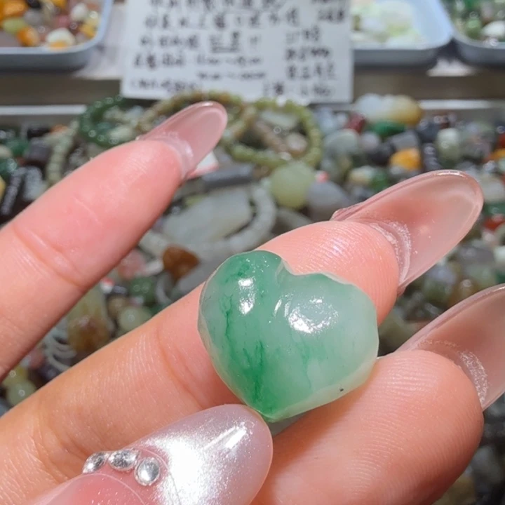 和田玉未镶嵌珠宝半成品