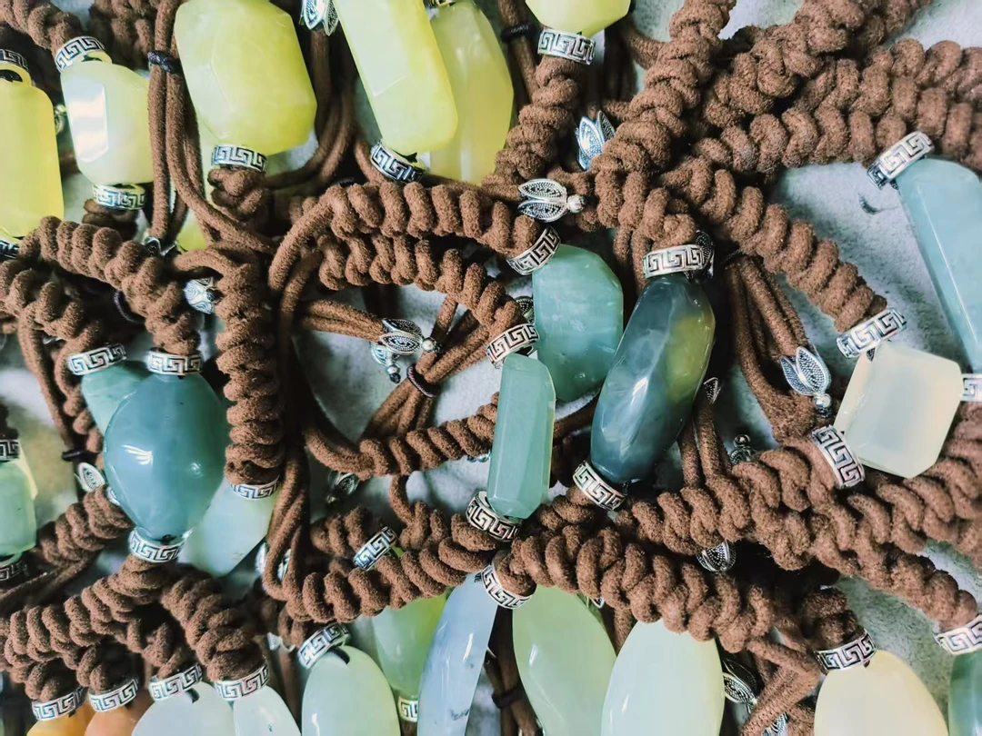 小瑜甄选【开年福利】天然岫玉原石手牌