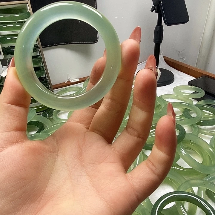 涛***蛇纹石玉未镶嵌手镯