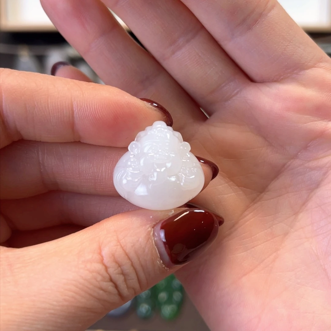 和田玉颈饰未镶嵌财神爷