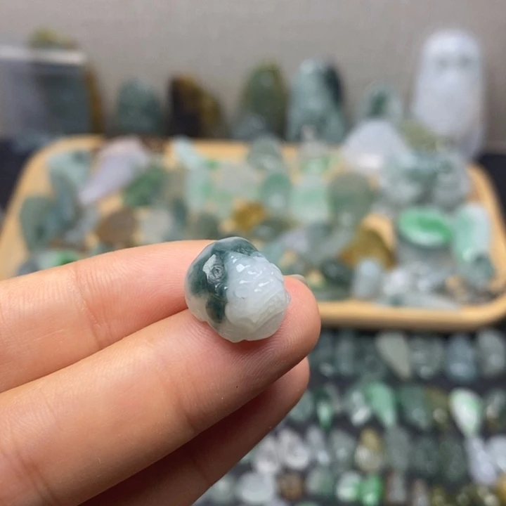 颈饰未镶嵌翡翠貔貅