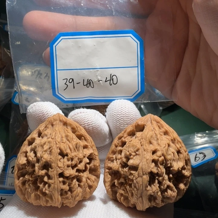 文玩核桃吊坠南疆三角天残23