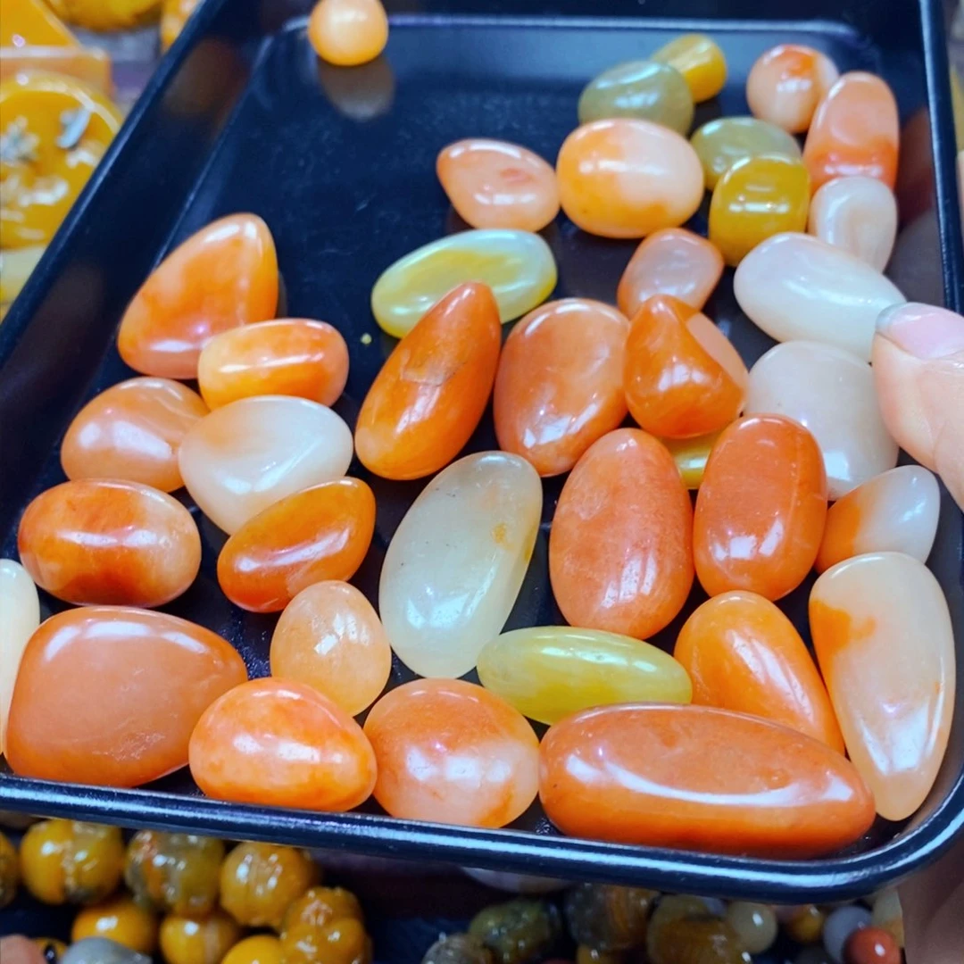 颈饰未镶嵌石英岩玉