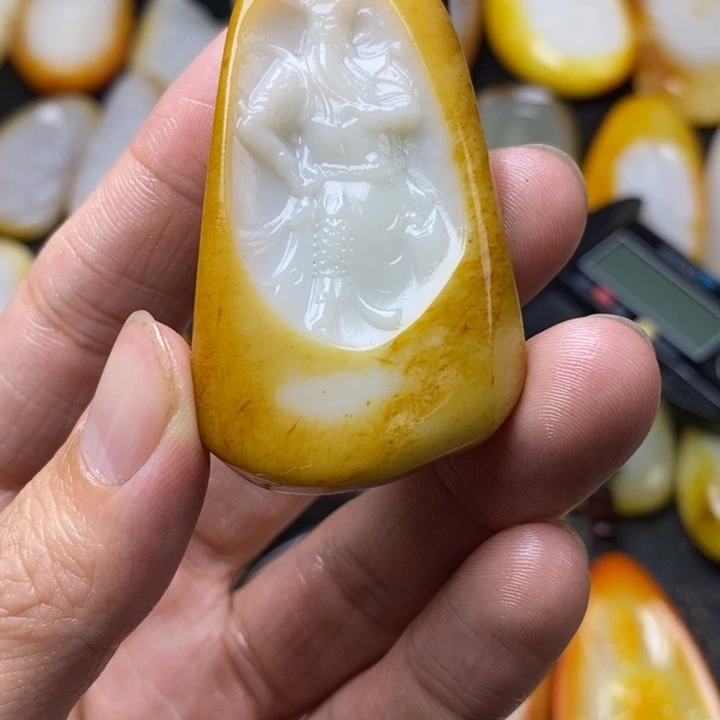 和田玉未镶嵌颈饰